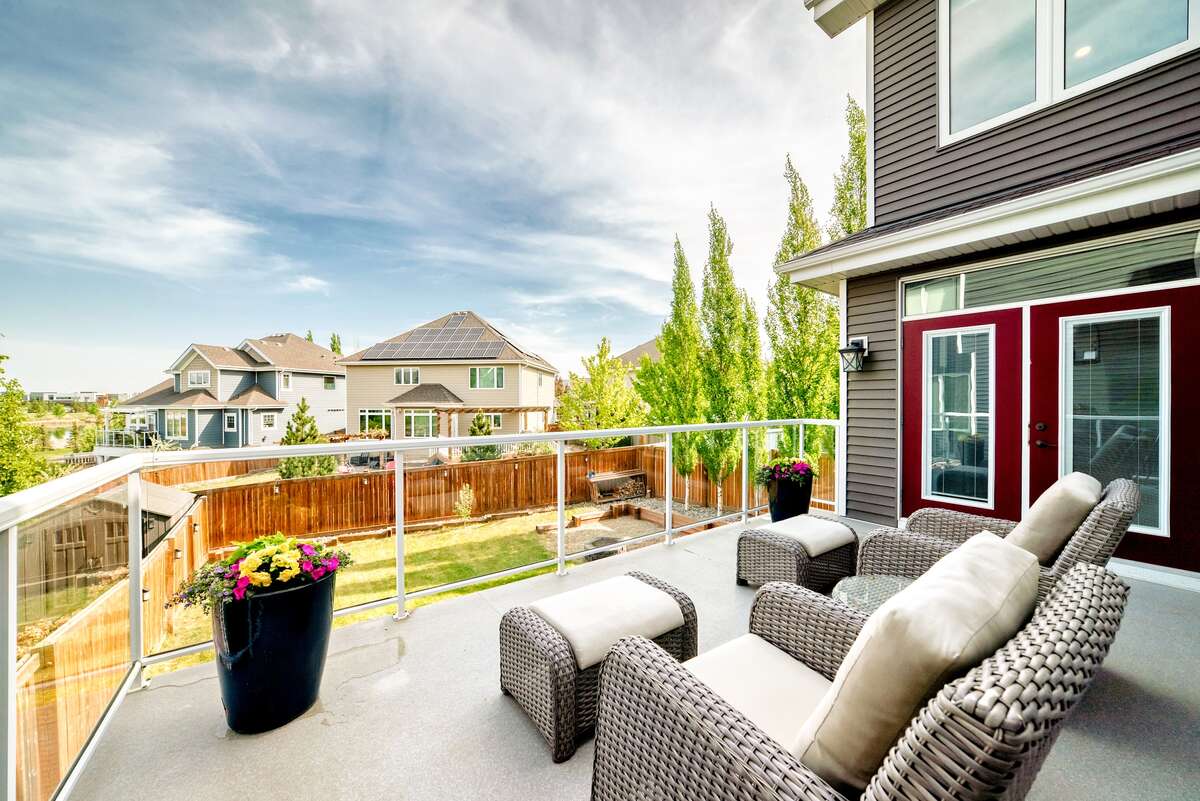 4 Bedroom 3.5 Bath, Walkout in Summerside Lake