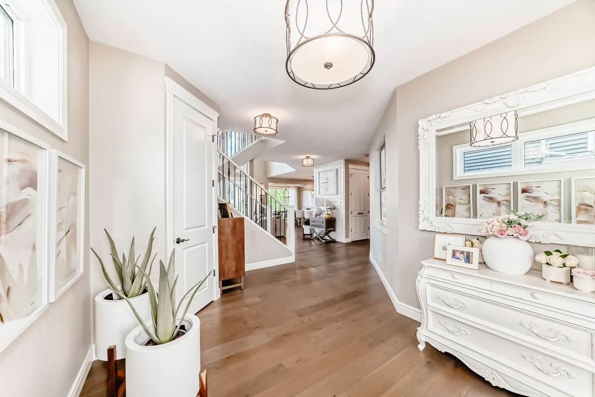 4 Bedroom 3.5 Bath, Walkout in Summerside Lake