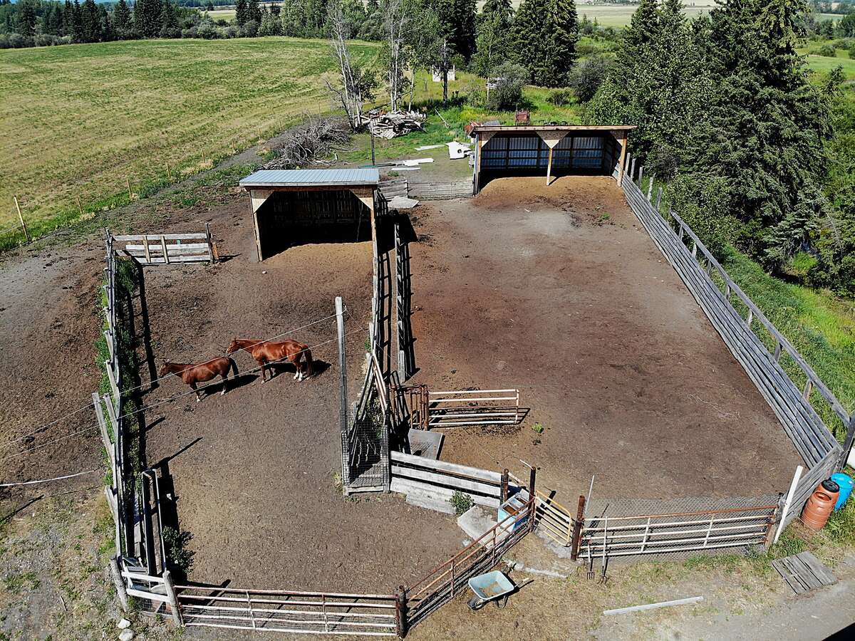 2 large animal shelters, double heated autowaterer, gates, chute, alleyways