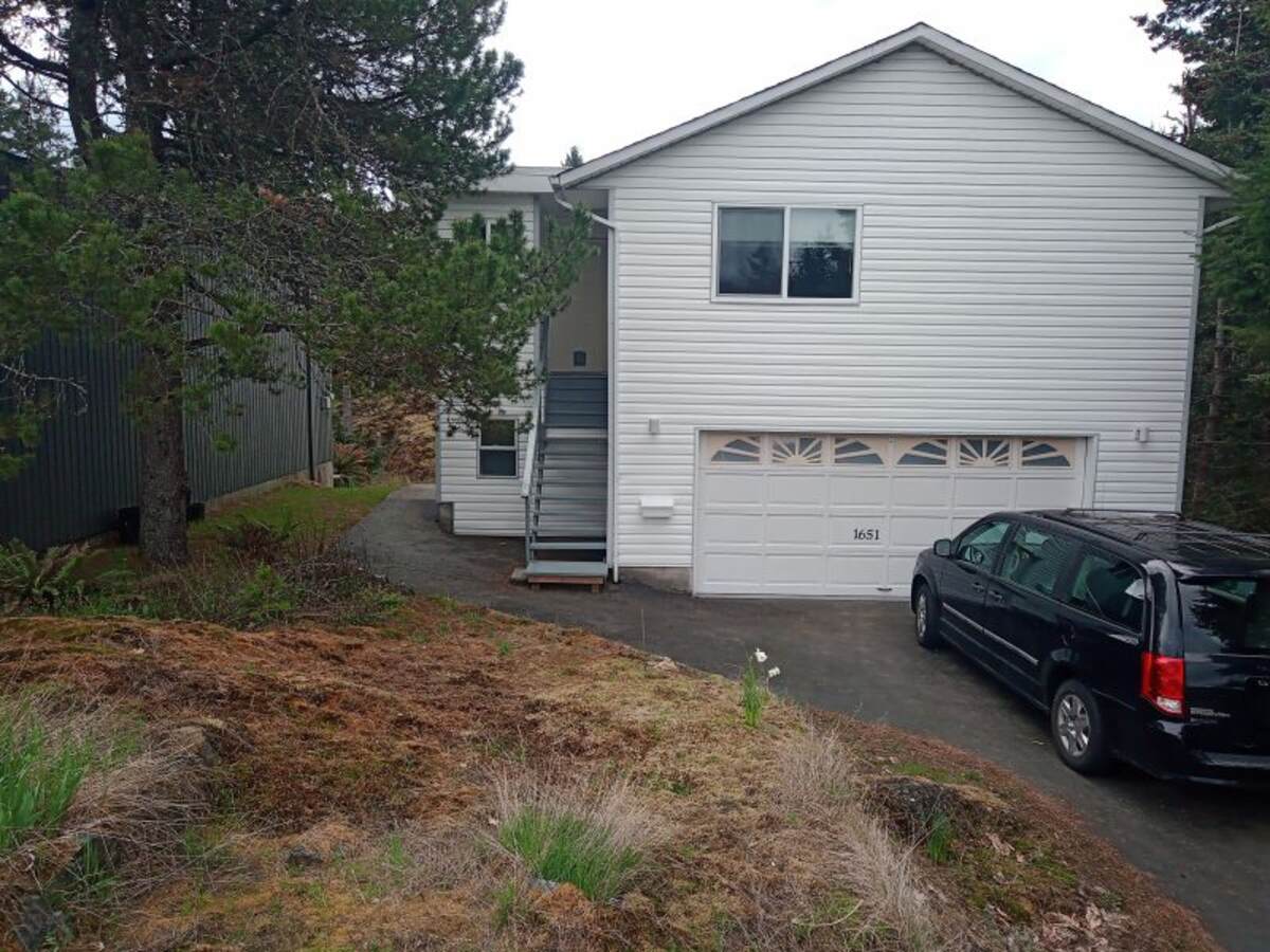 House For Sale in Nanaimo, BC - 3 bed, 3 bath