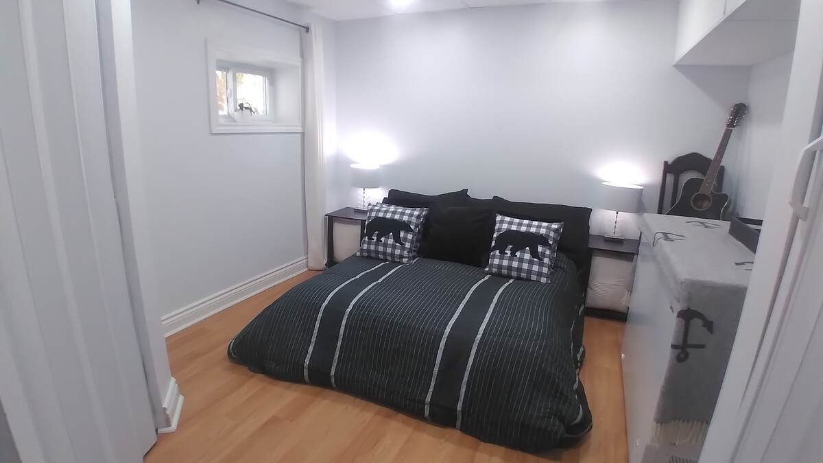 37 Newman Rd Waterfront Property For Sale in Little Britain, ON For