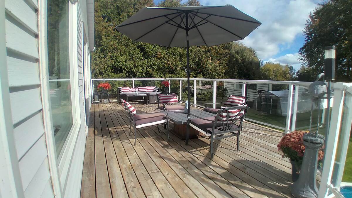 37 Newman Rd Waterfront Property For Sale in Little Britain, ON For