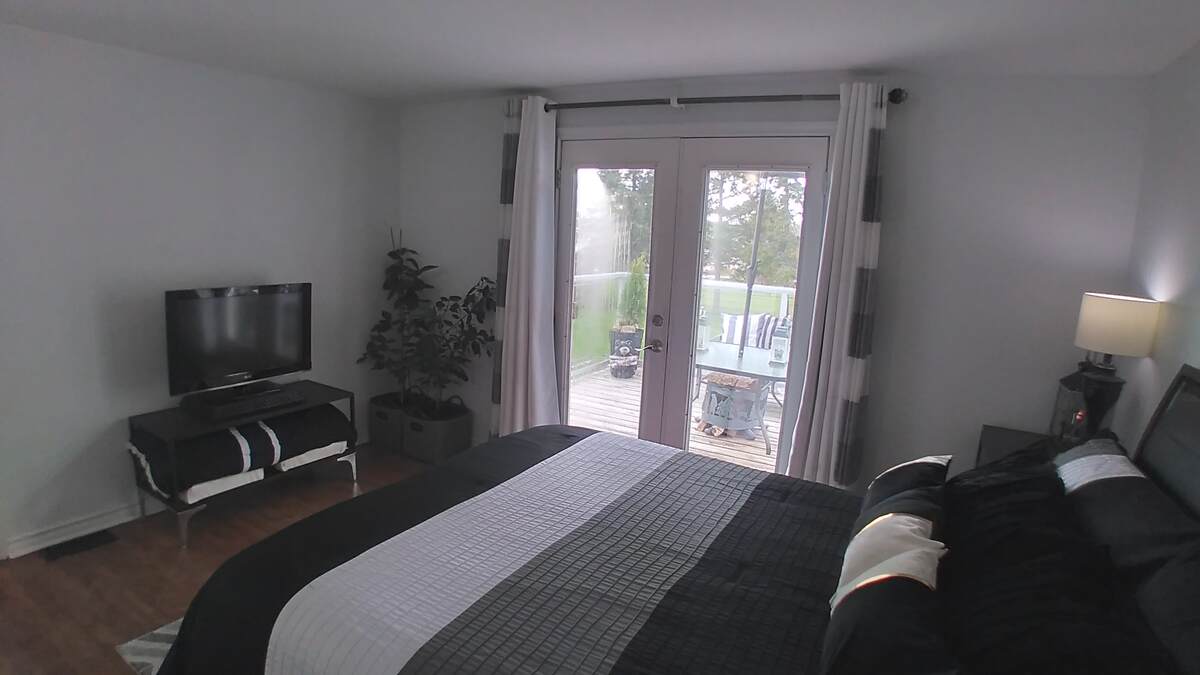 37 Newman Rd Waterfront Property For Sale in Little Britain, ON For