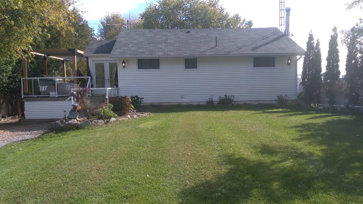 37 Newman Rd Waterfront Property For Sale in Little Britain, ON For