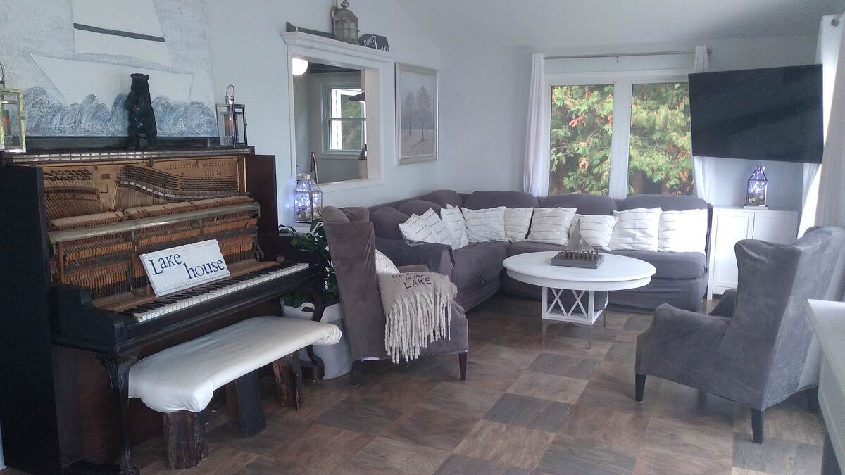 37 Newman Rd Waterfront Property For Sale in Little Britain, ON For