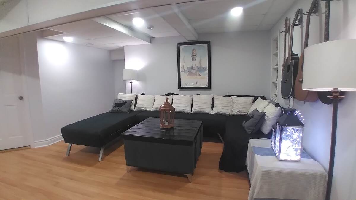 37 Newman Rd Waterfront Property For Sale in Little Britain, ON For