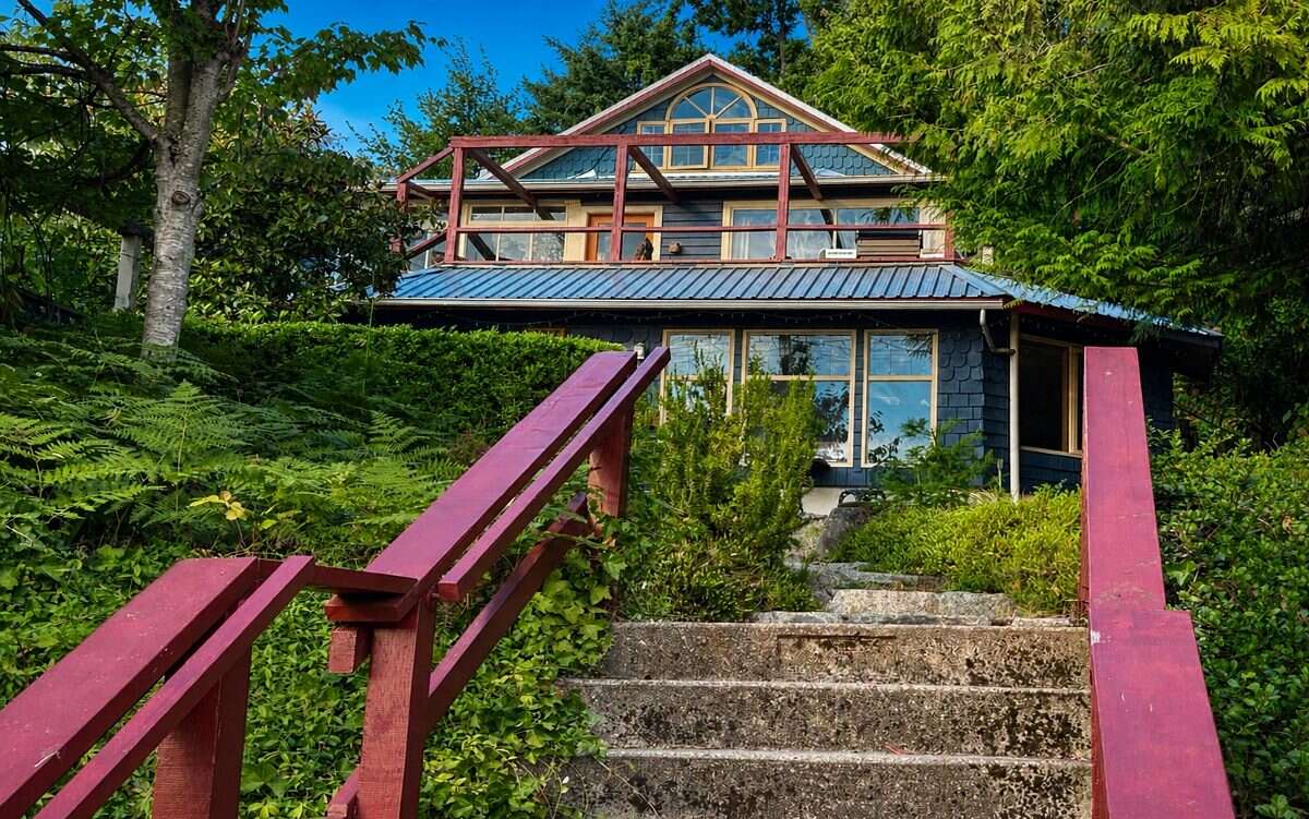 0.78 Acre Ocean-View Character Home + Investment