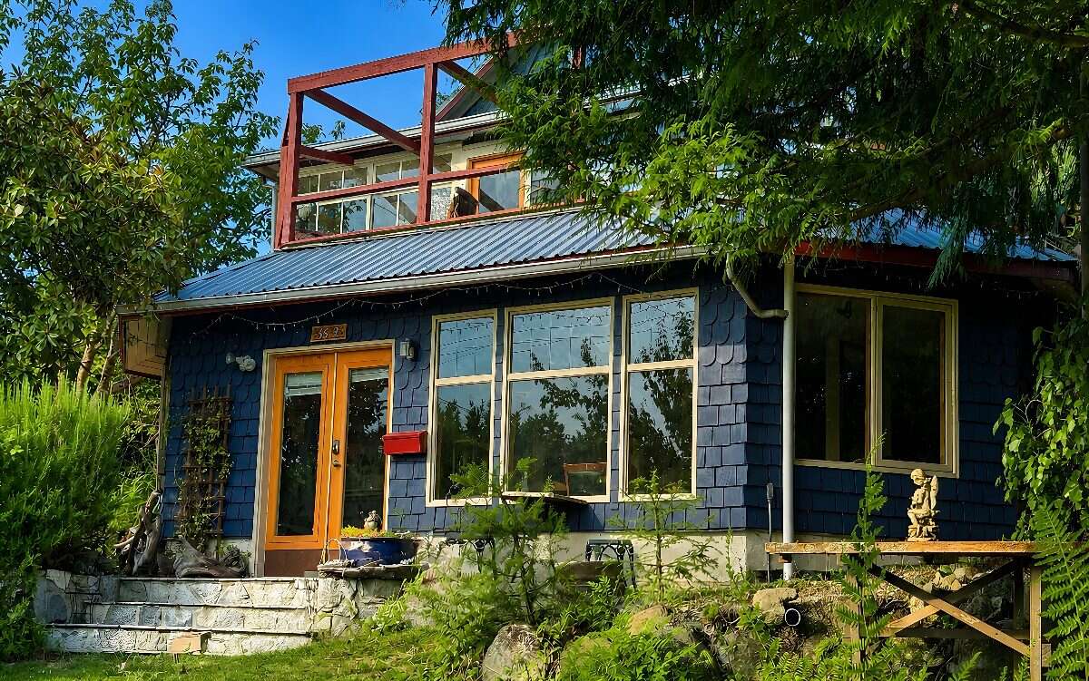 0.78 Acre Ocean-View Character Home + Investment