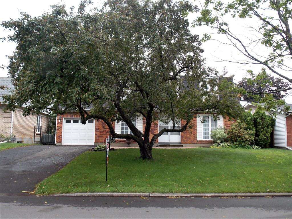 3288 Clearwater Crescent