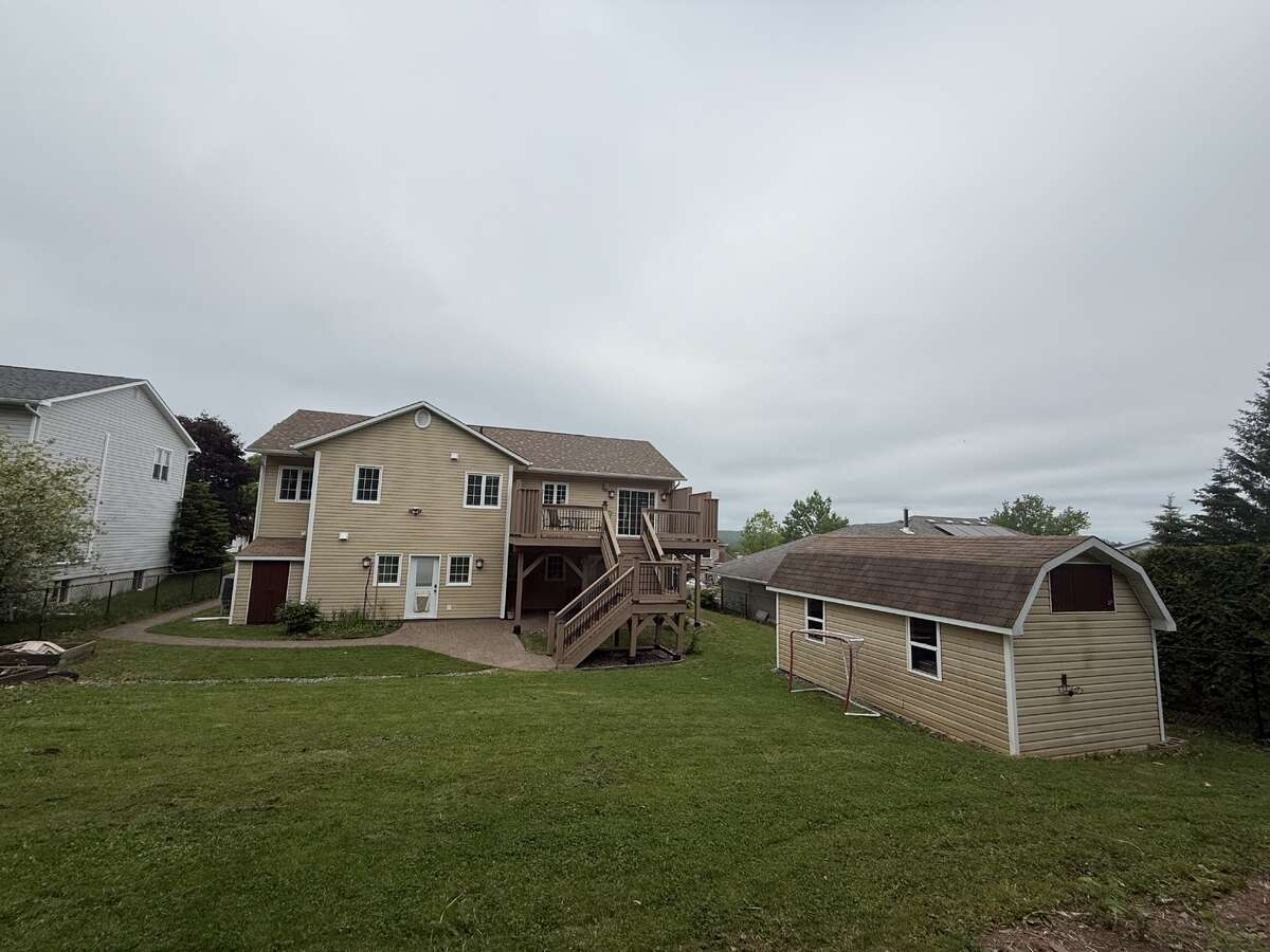 Riverview Property with Granny Suite