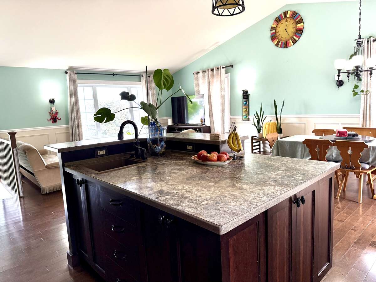 Riverview Property with Granny Suite