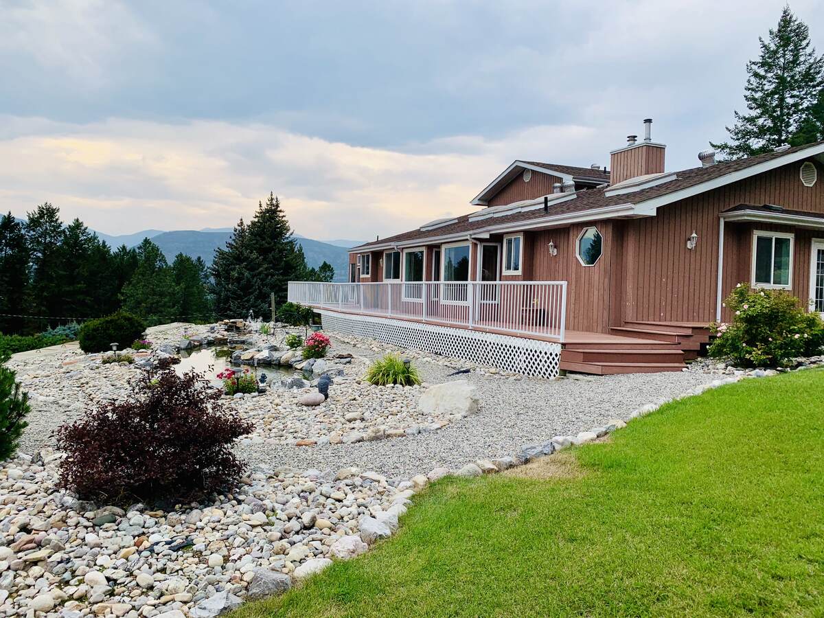 House For Sale in Fairmont Hot Springs, BC - 3 bed, 3 bath