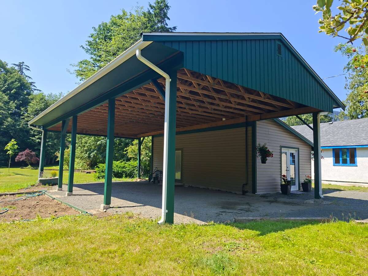 955 Despins Rd
