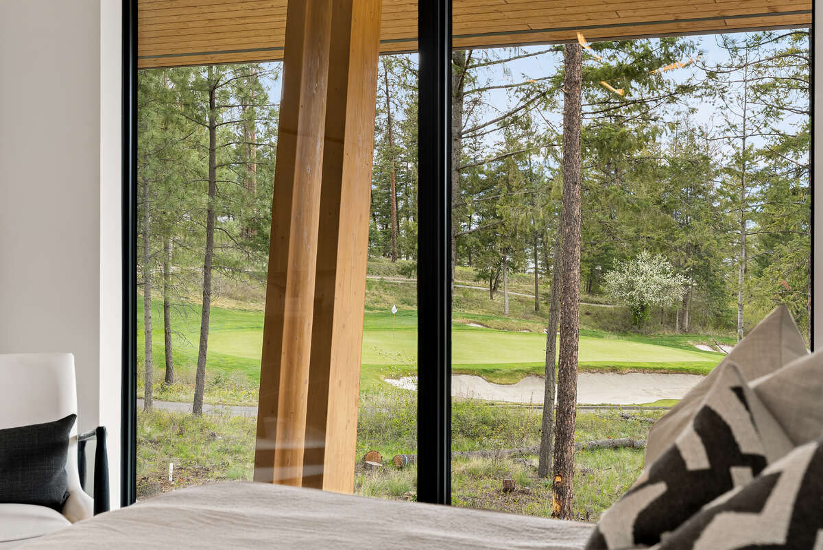 Soaring 20’ Ceilings. Unmatched Golf Views.