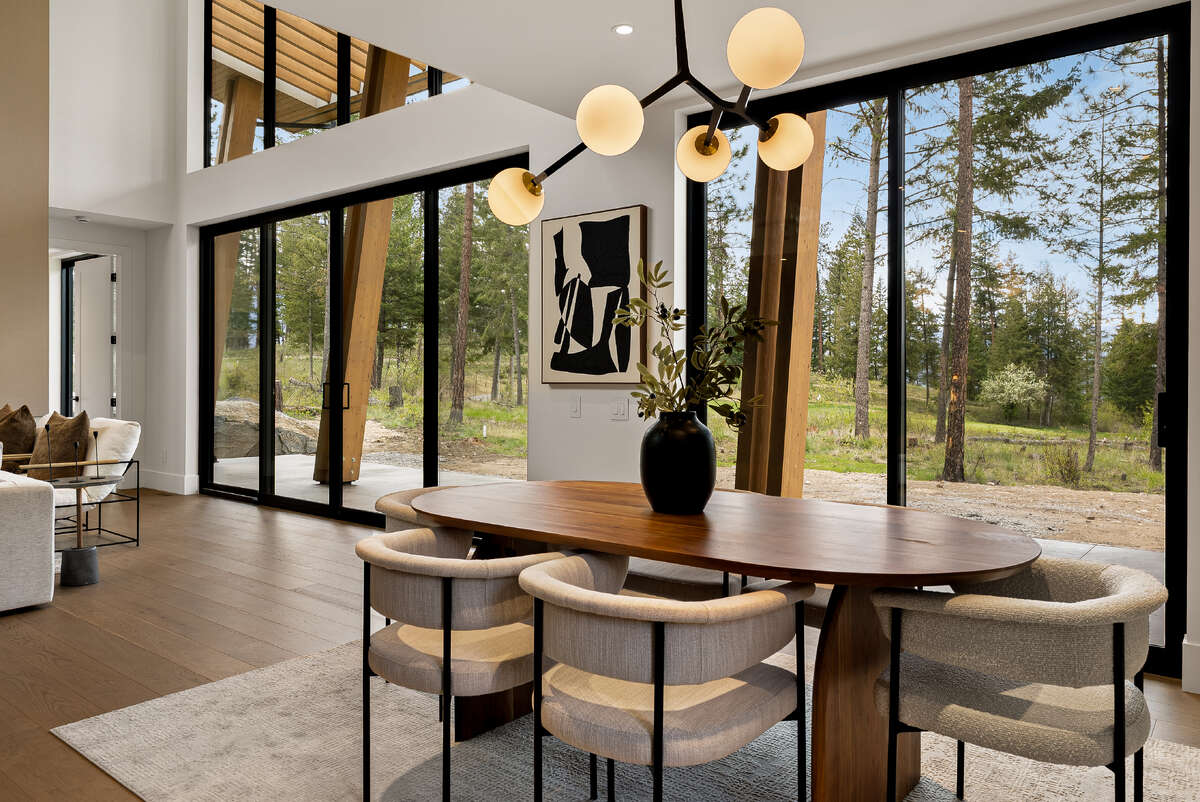 Soaring 20’ Ceilings. Unmatched Golf Views.