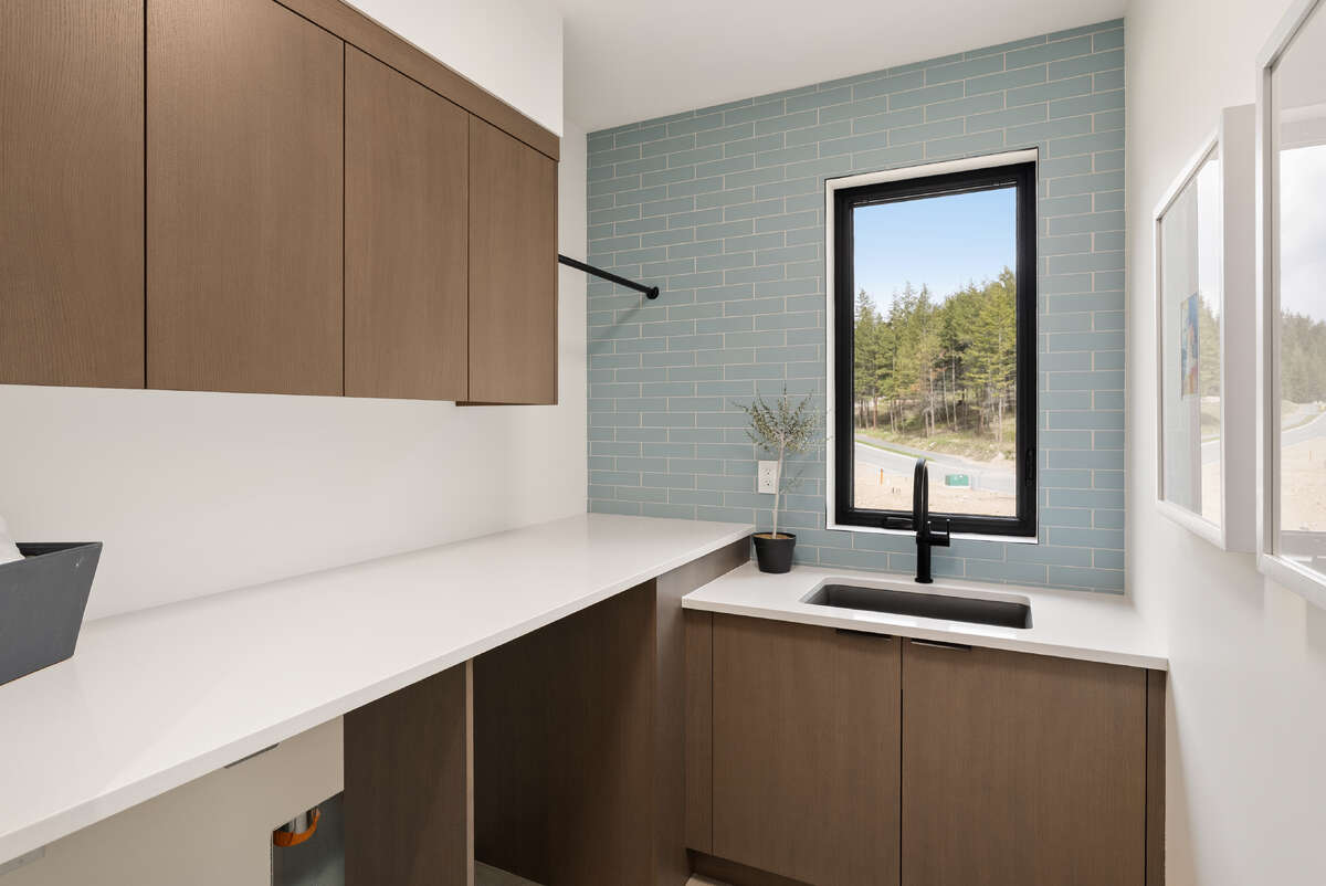 Soaring 20’ Ceilings. Unmatched Golf Views.
