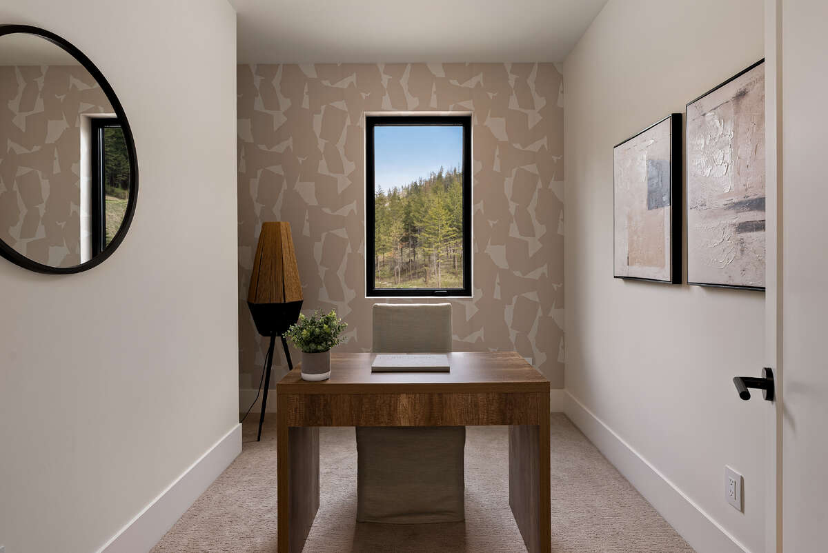 Soaring 20’ Ceilings. Unmatched Golf Views.