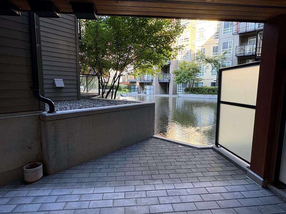 UBC 1 Bed 1 Bath & Den with Private Covered Patio