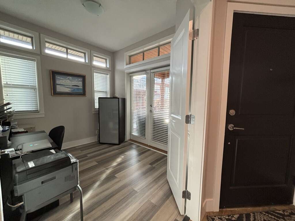 Den / Office French doors to front patio