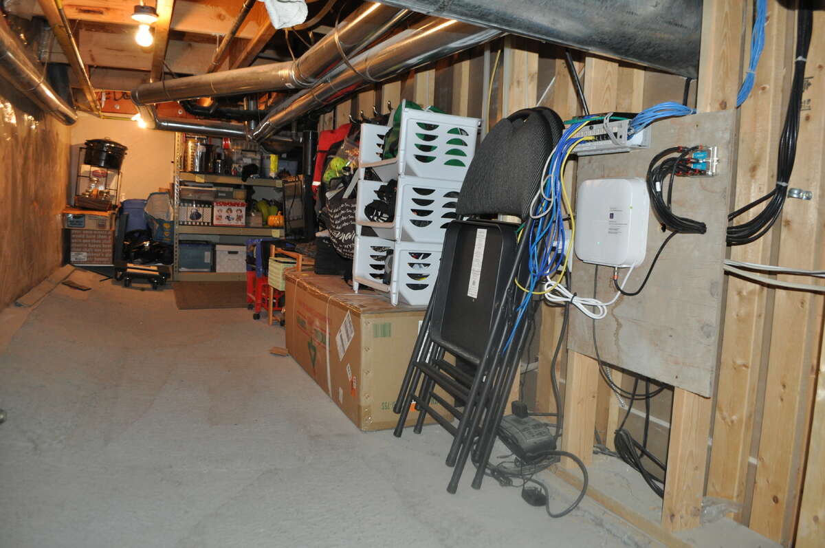 Walk around crawl  storage