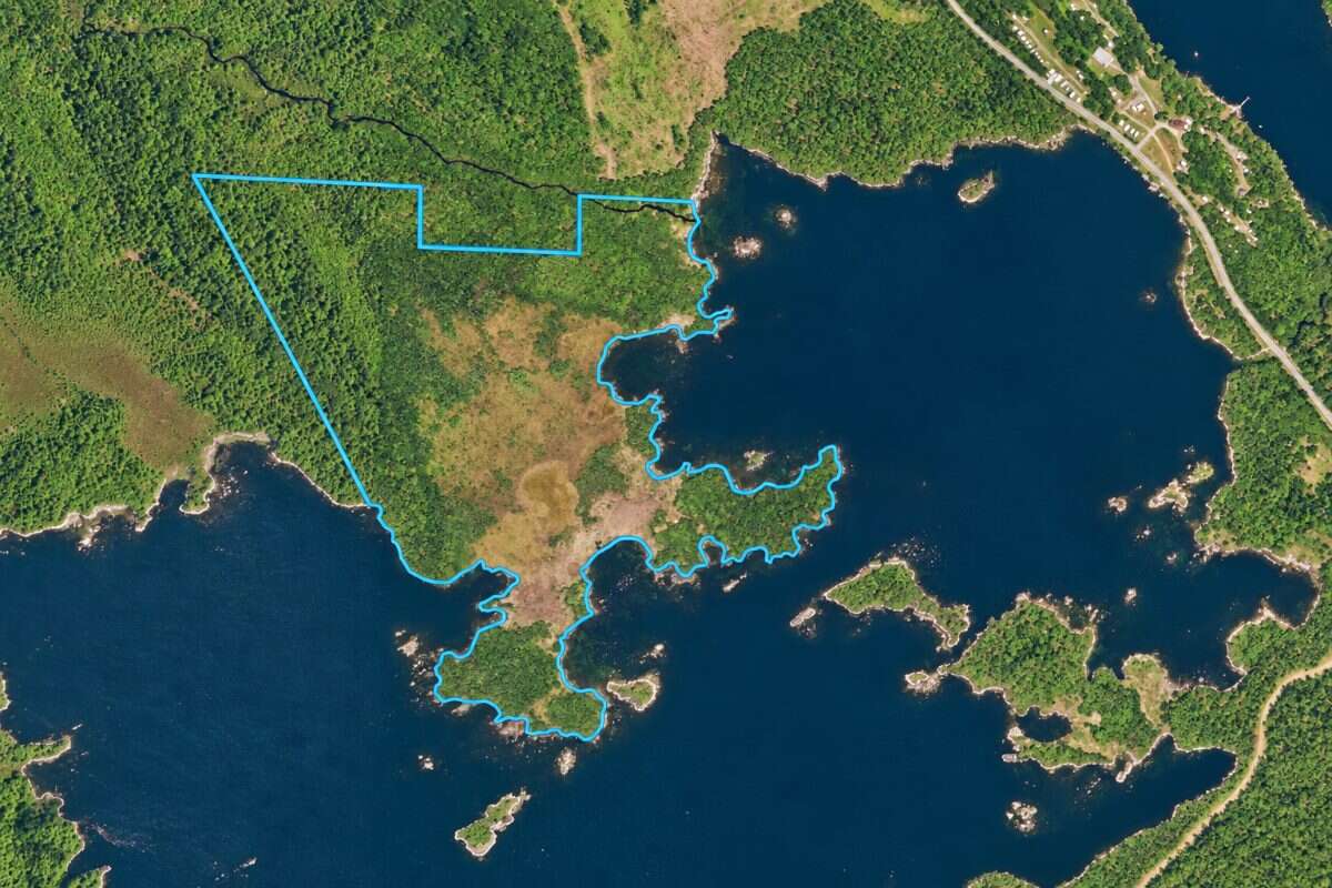 10,000 Feet of Waterfront on 2nd Christopher Lake!
