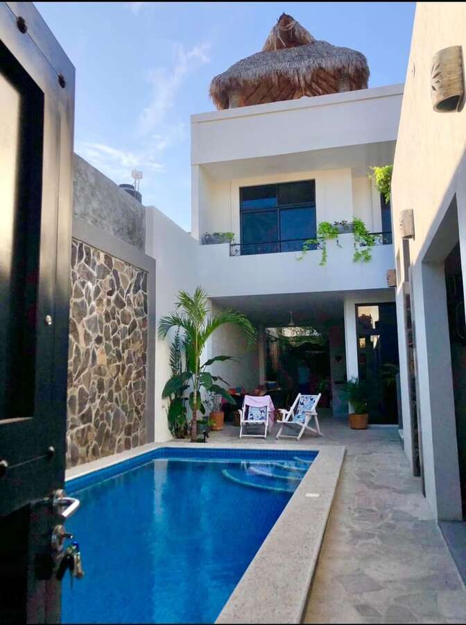 Main entrance, no stairs