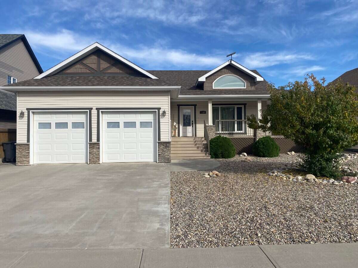 Photo of 315 Centennial Avenue, Nobleford, AB