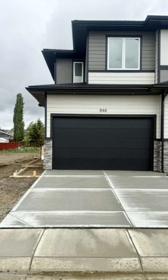 New Construction Duplex in Mountain View Estates!