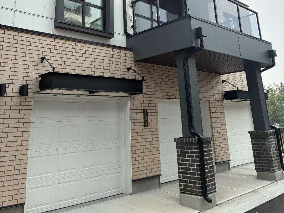 University District 3-Bedroom Double Car Garage 