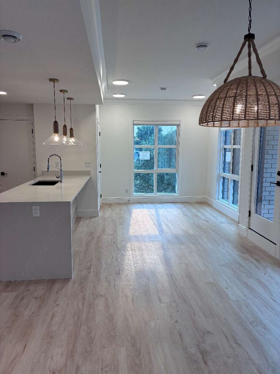 University District 3-Bedroom Double Car Garage 