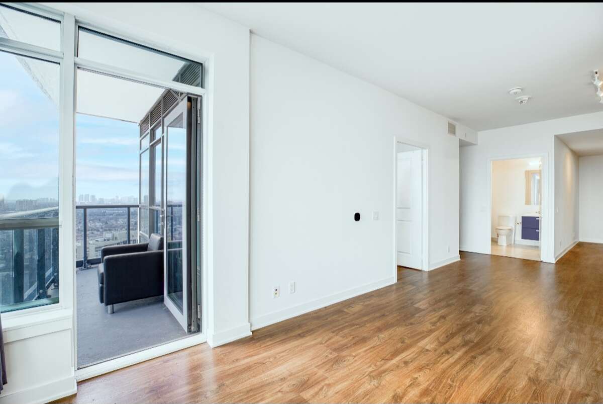 Clear view of C.N Tower/ East/ North!