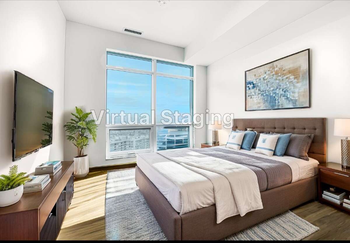 Clear view of C.N Tower/ East/ North!