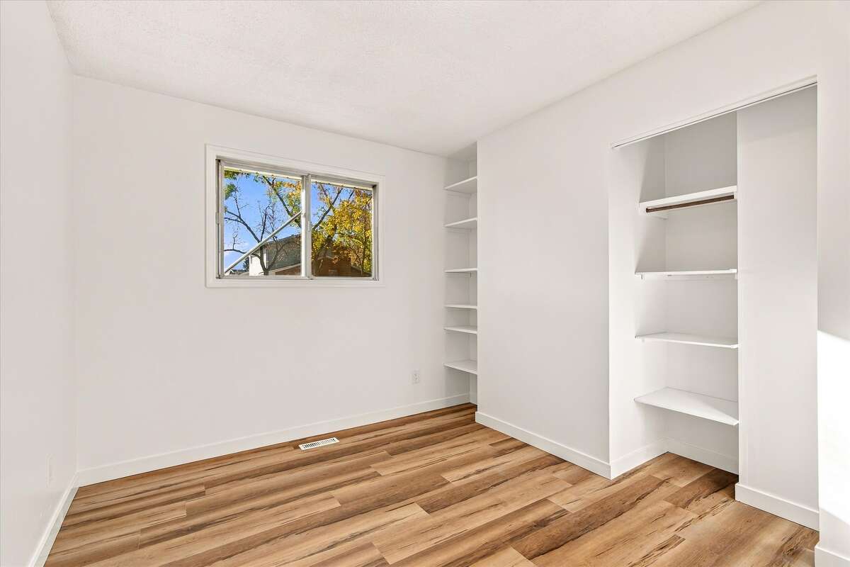  A well-kept bungalow on a quiet crescent! 