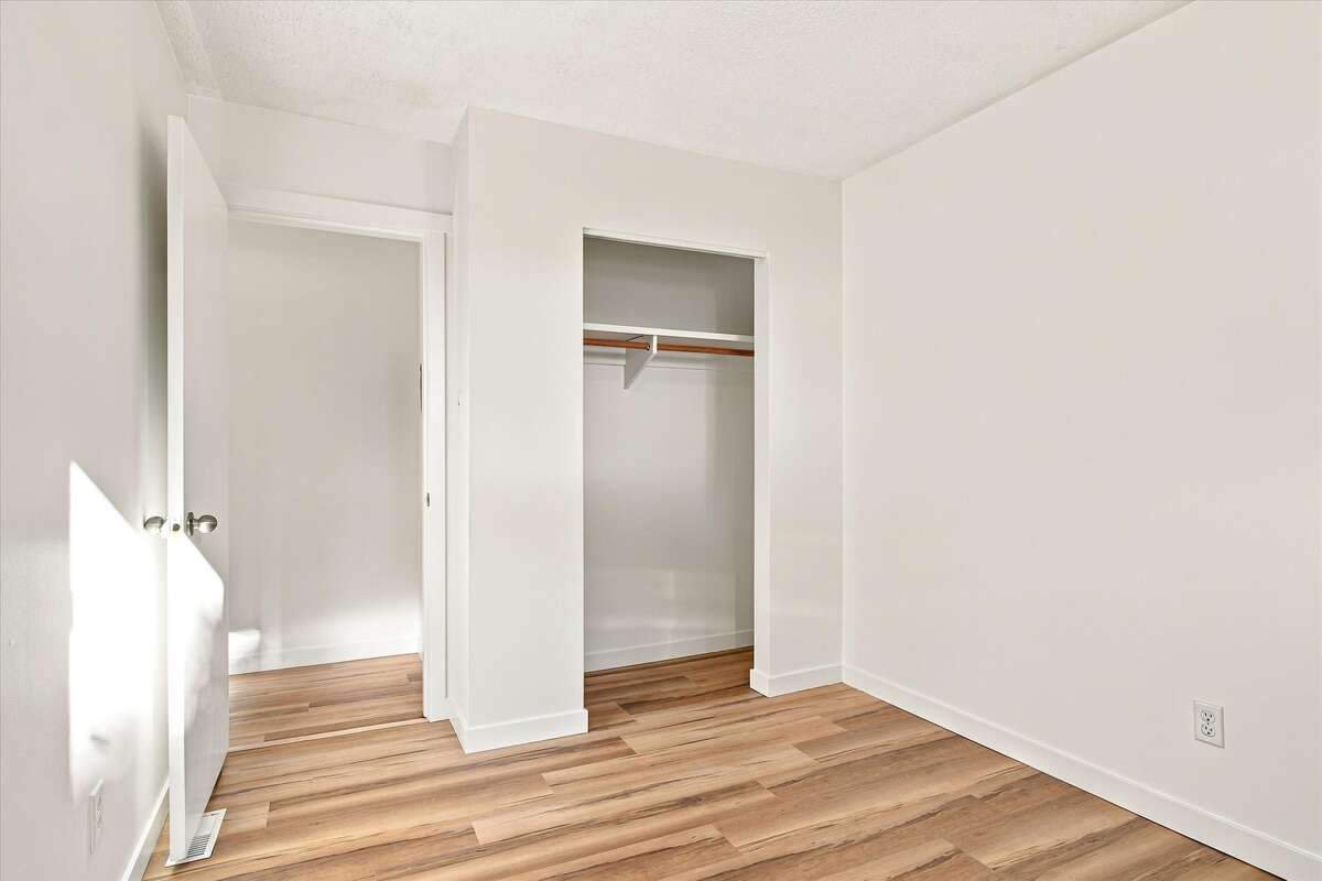  A well-kept bungalow on a quiet crescent! 