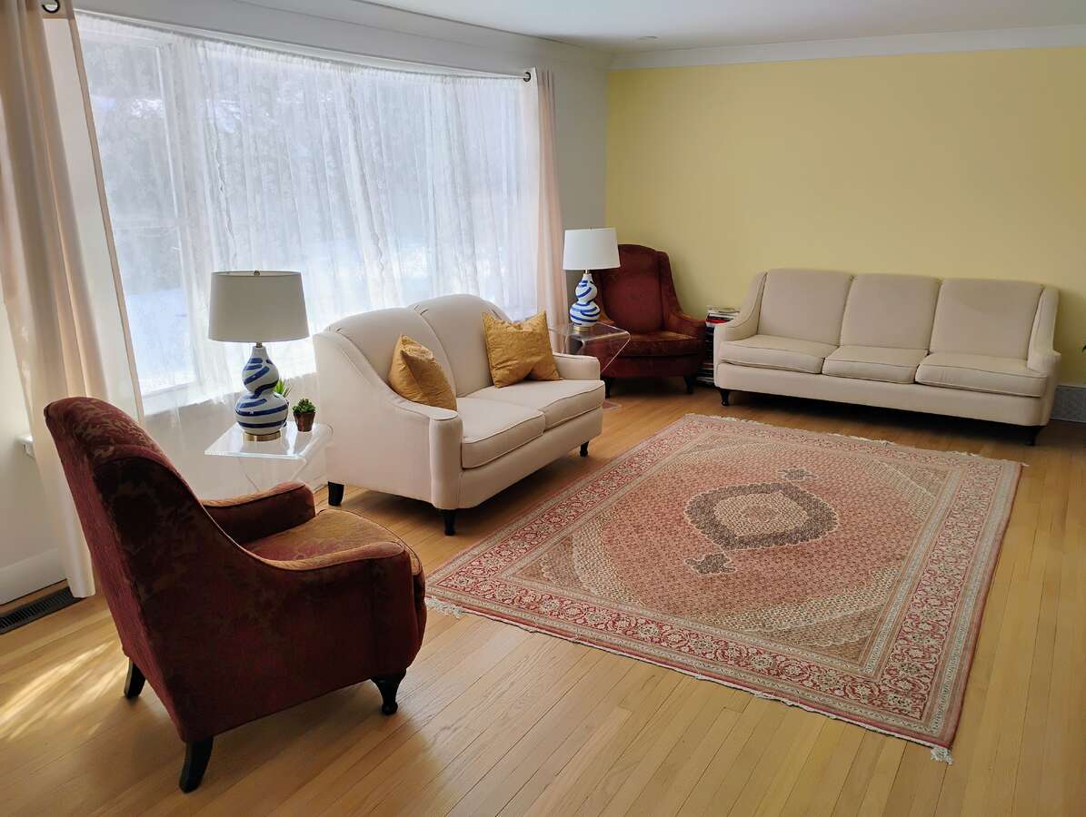 Hidden Gem in Prestigious Rockcliffe Park