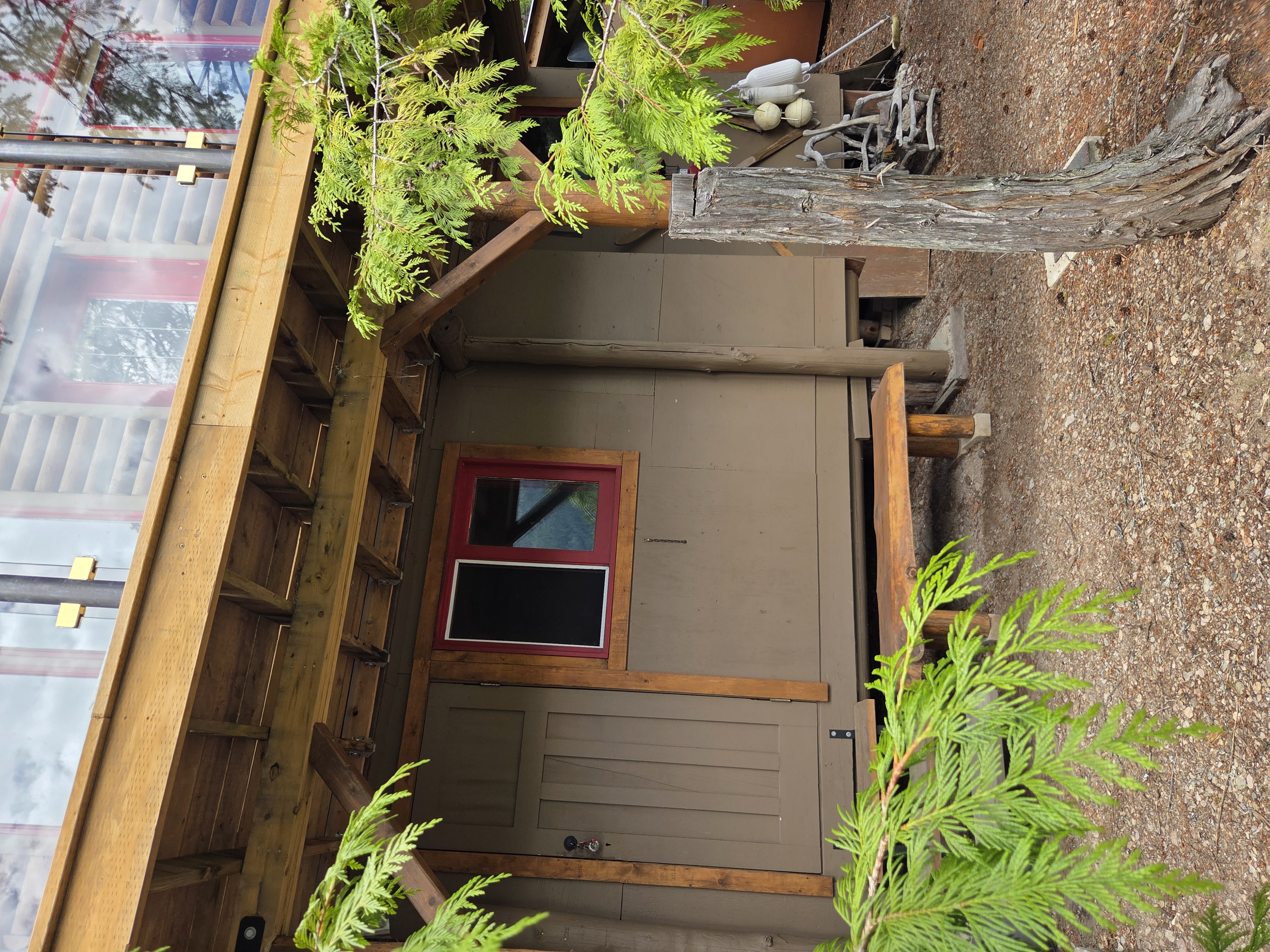Lake front, freehold, boat access cabin