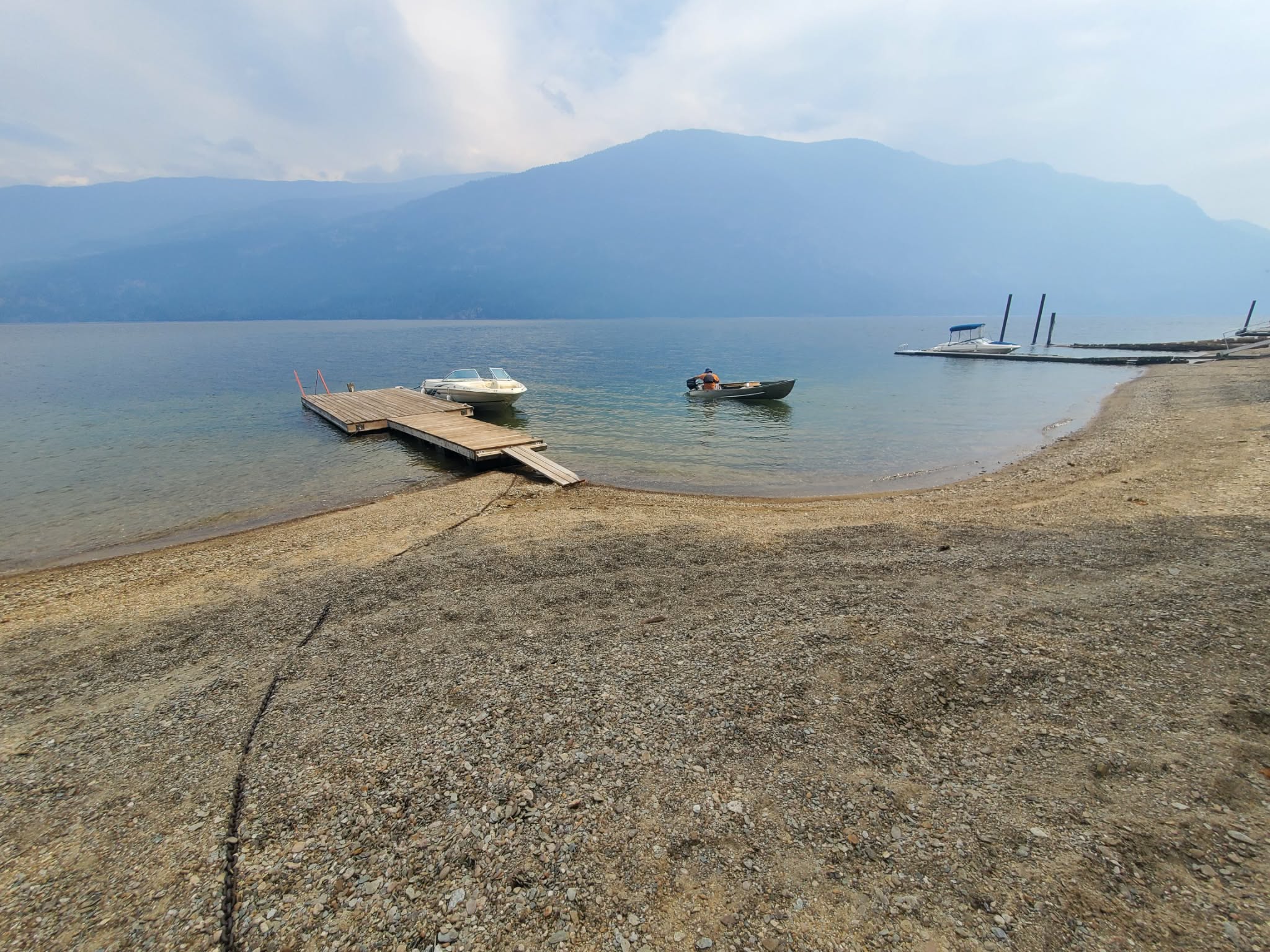Lake front, freehold, boat access cabin