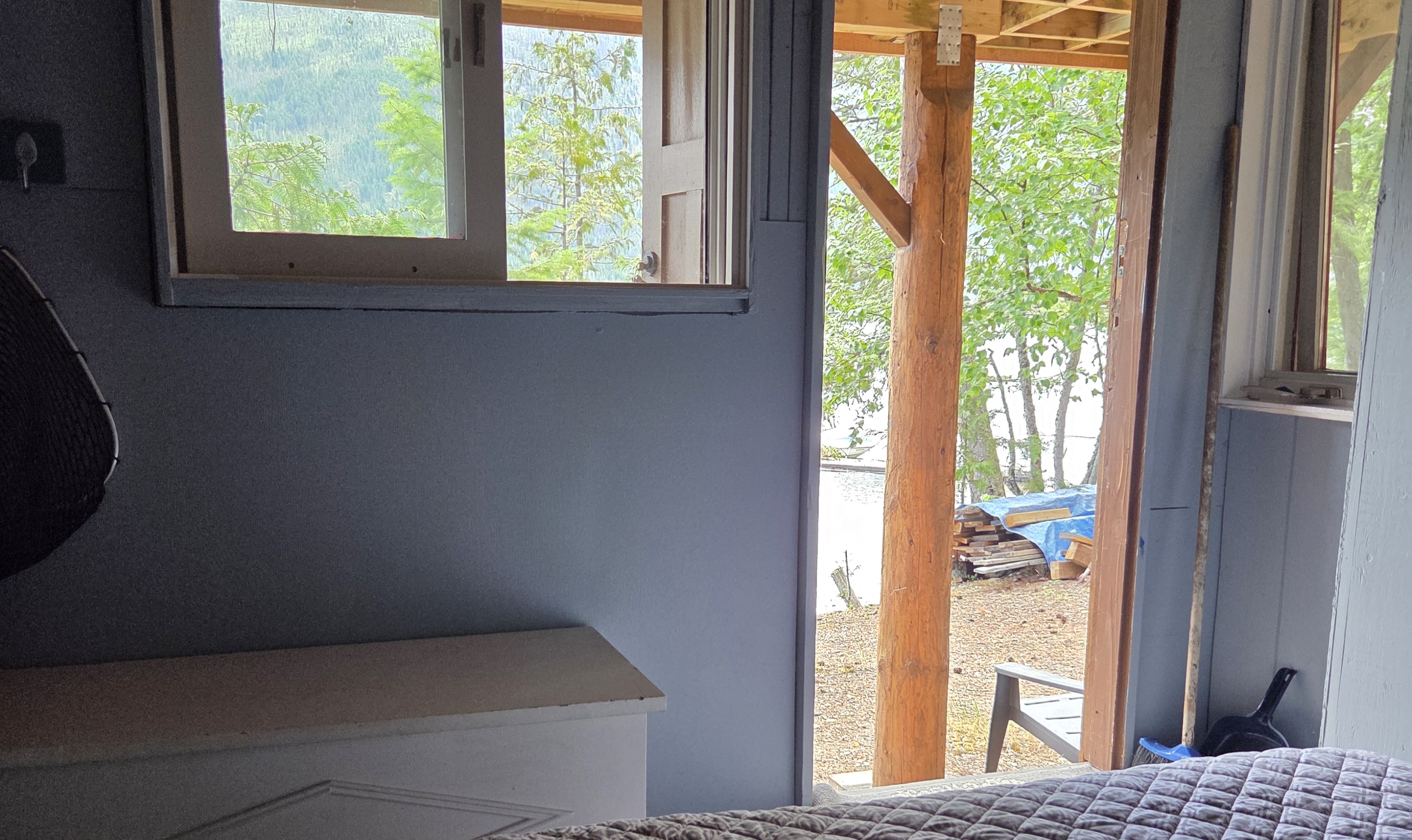 Lake front, freehold, boat access cabin
