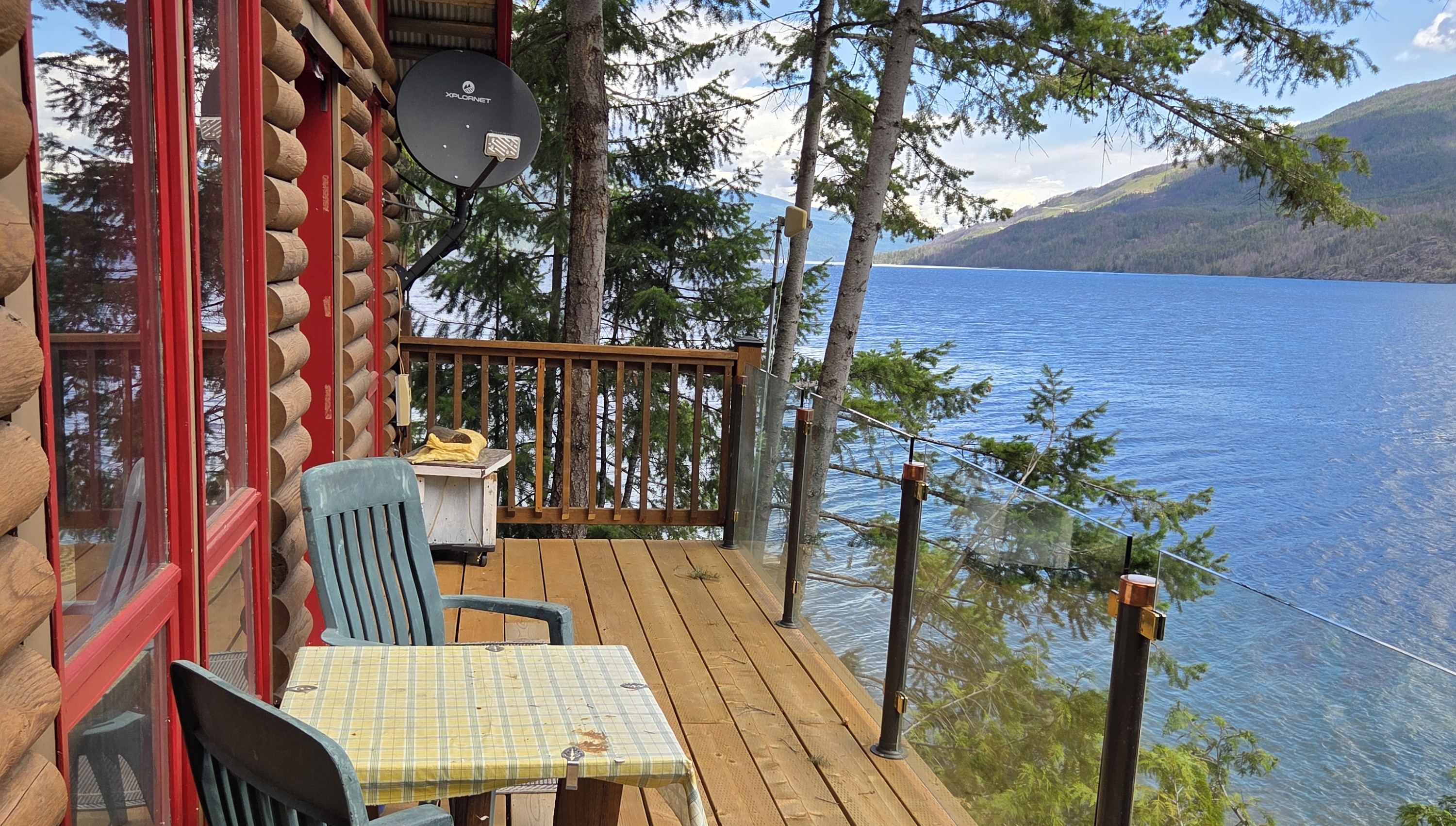 Lake front, freehold, boat access cabin