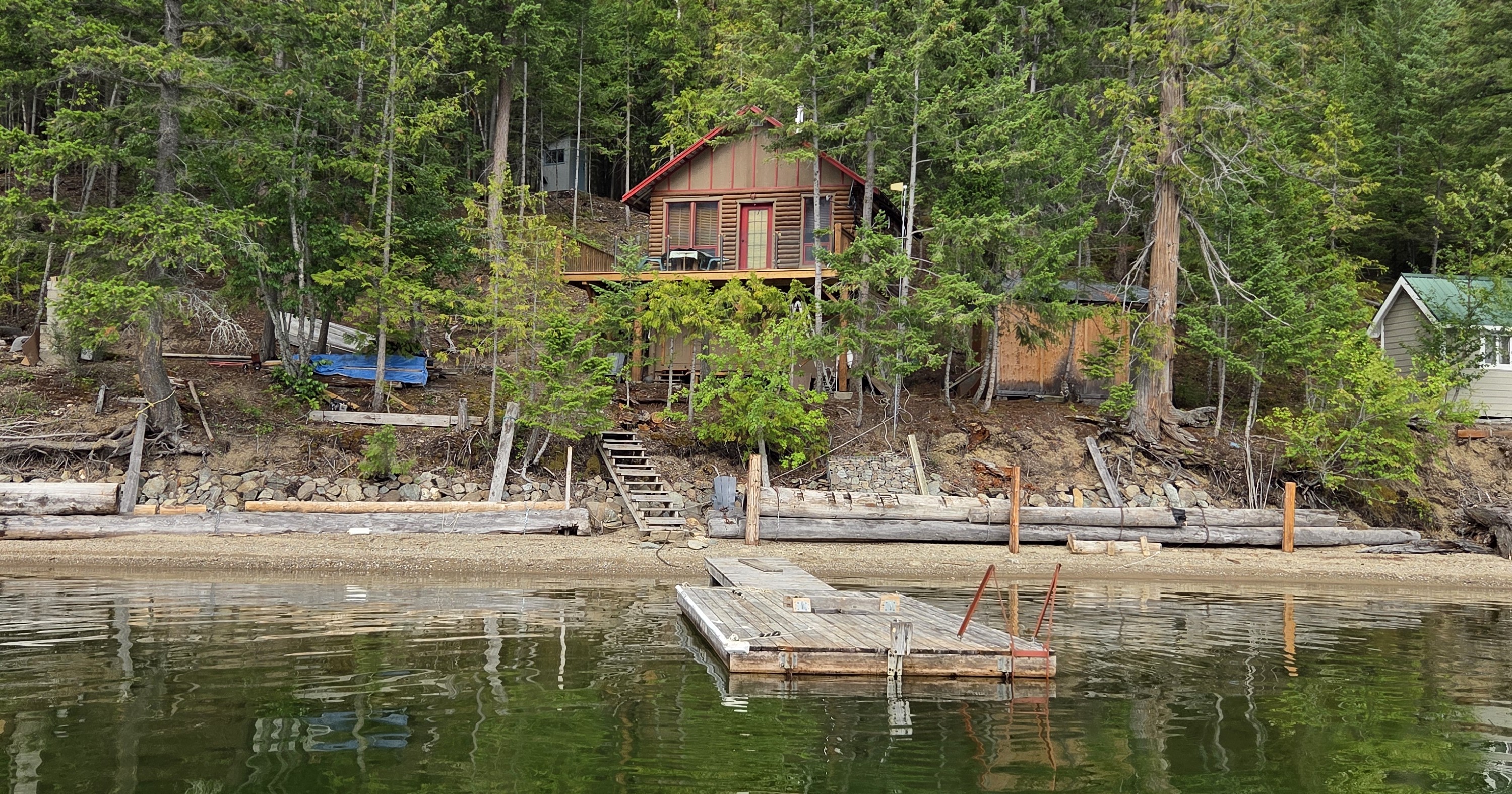 Lake front, freehold, boat access cabin