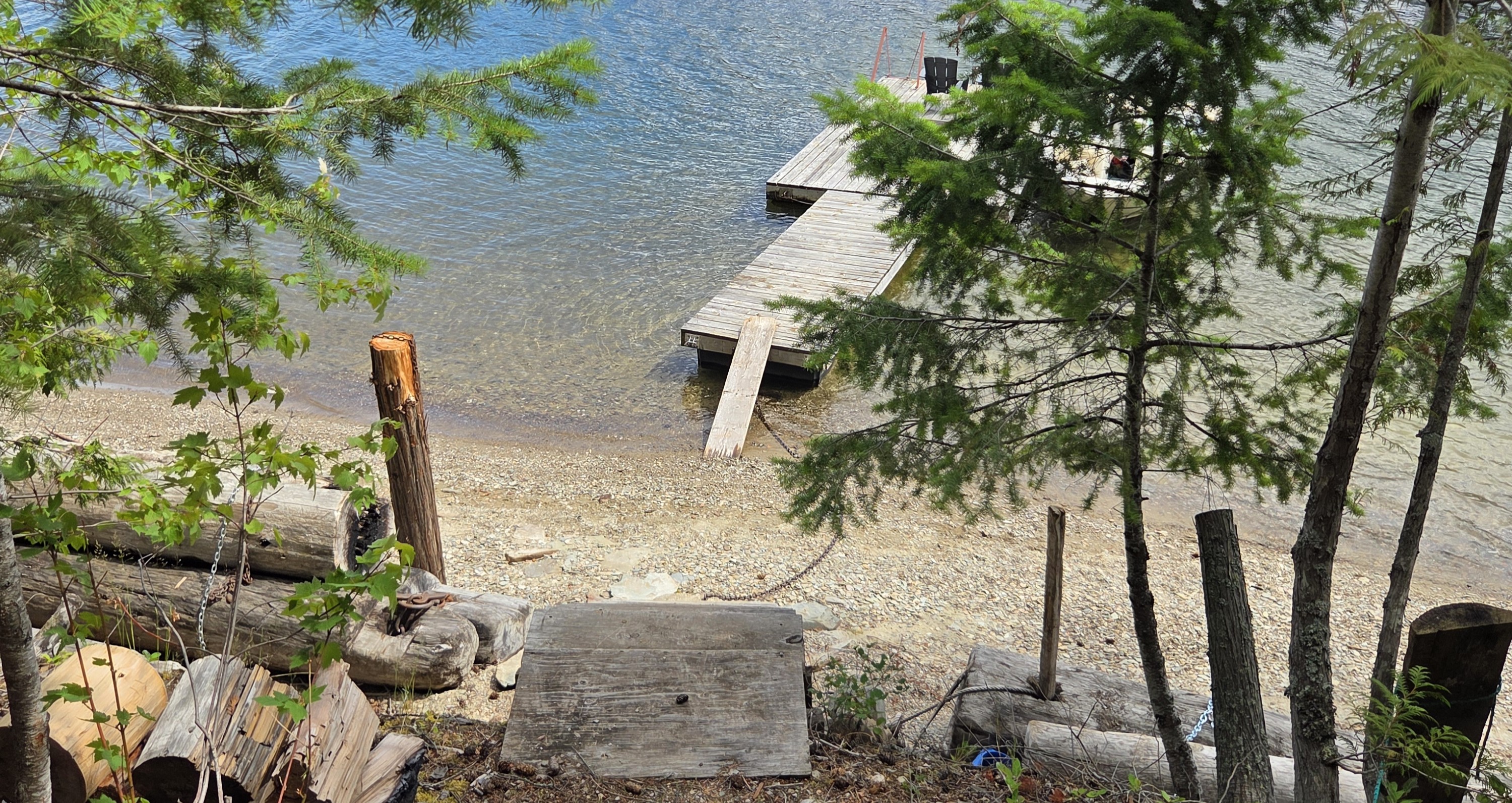 Lake front, freehold, boat access cabin