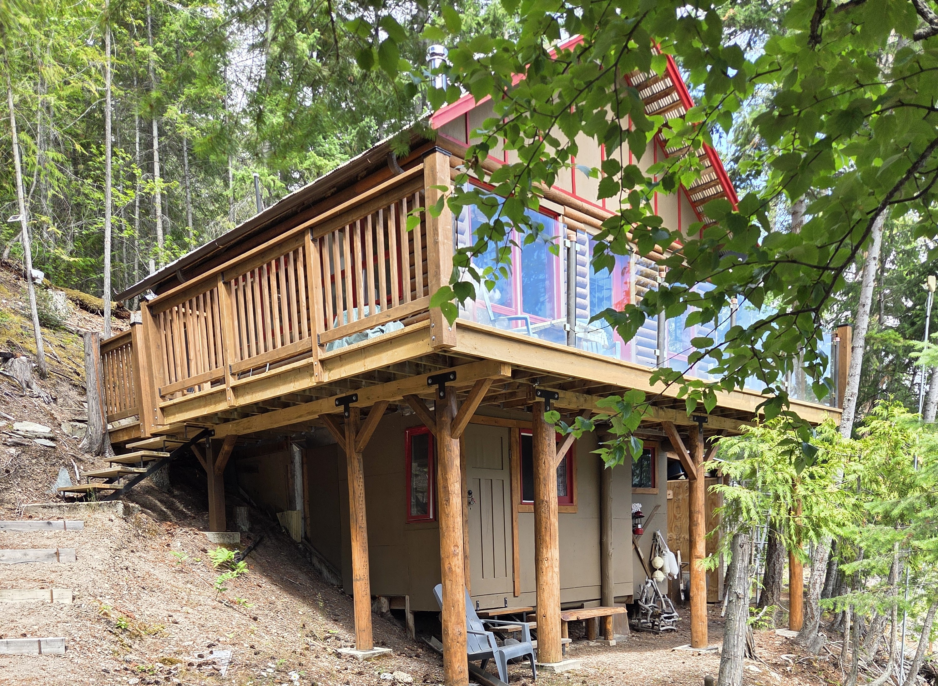 Lake front, freehold, boat access cabin