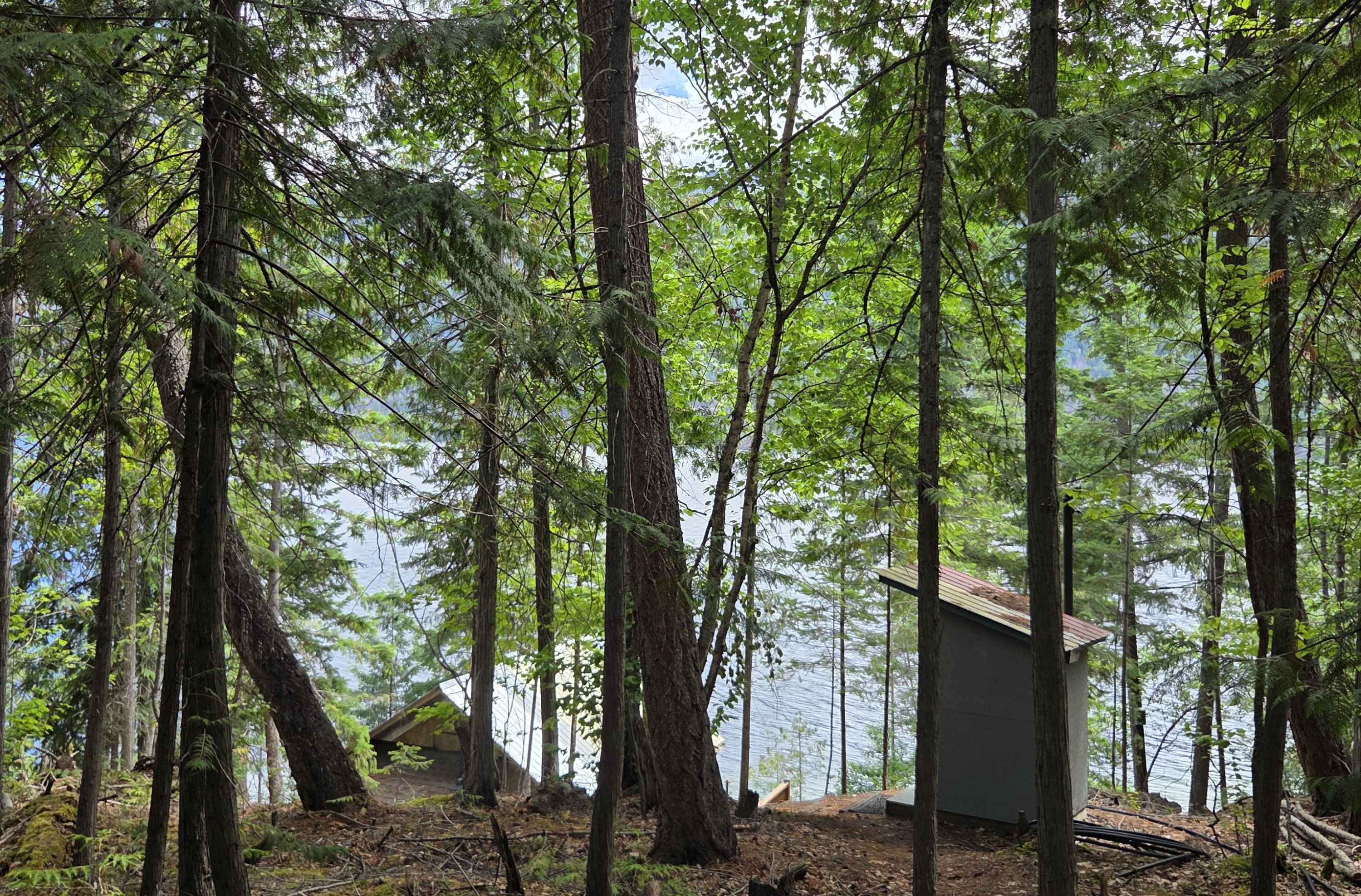 Lake front, freehold, boat access cabin