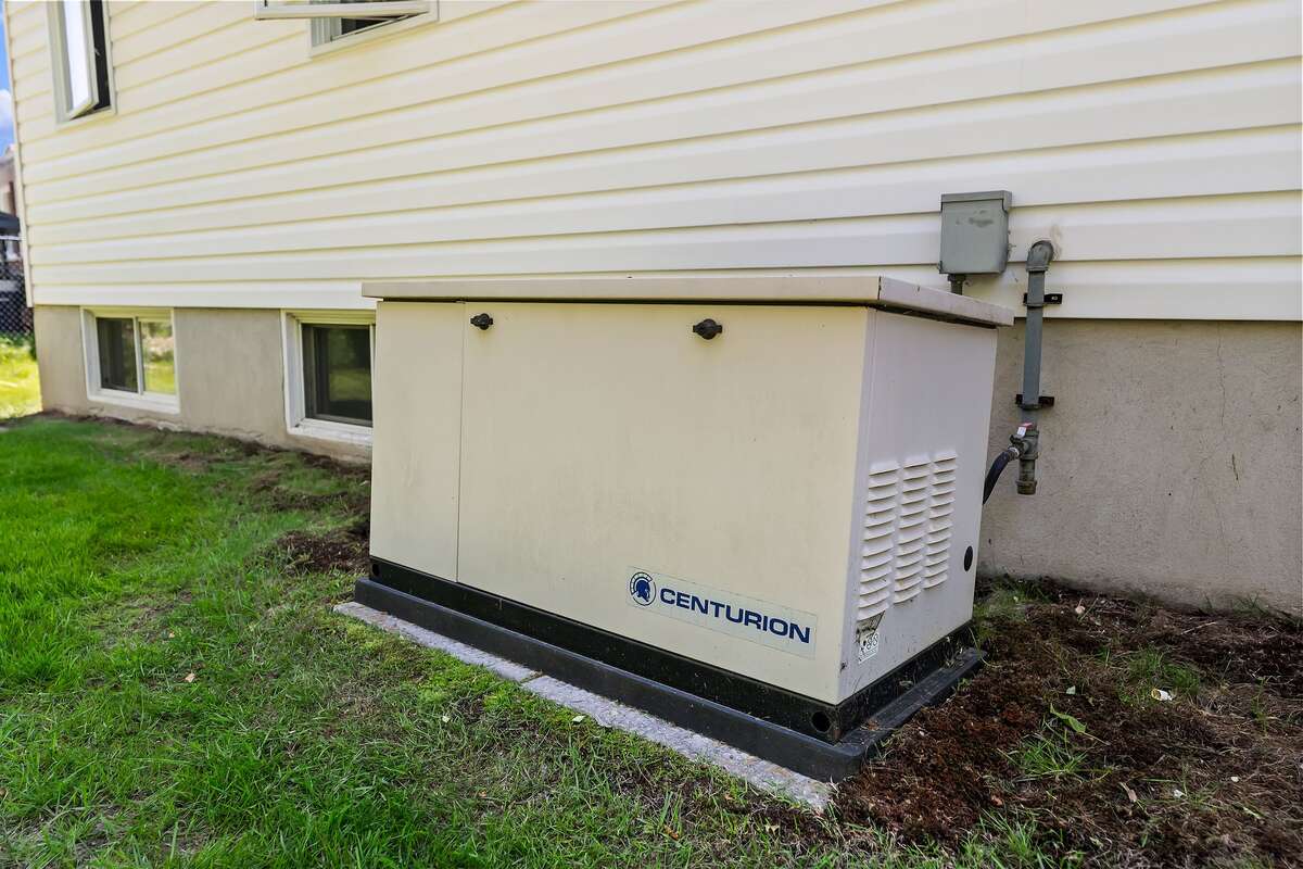 Natural gas generator