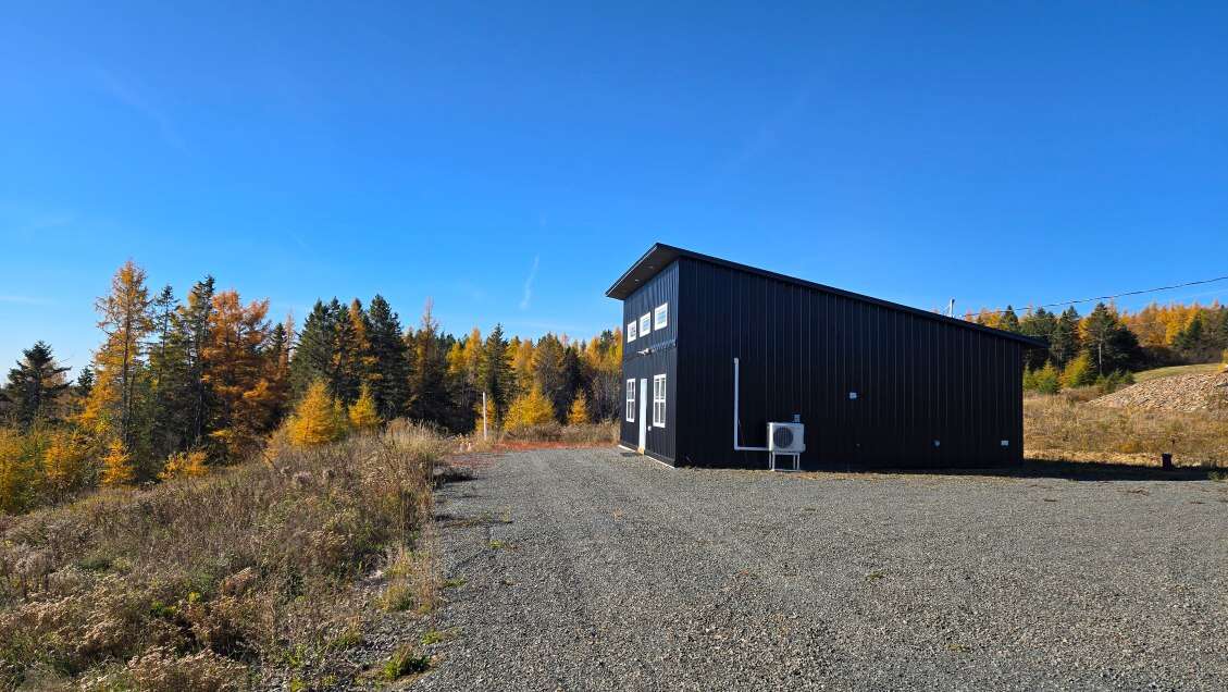 TURNKEY SKI CHALET AT CRABBE MOUNTAIN