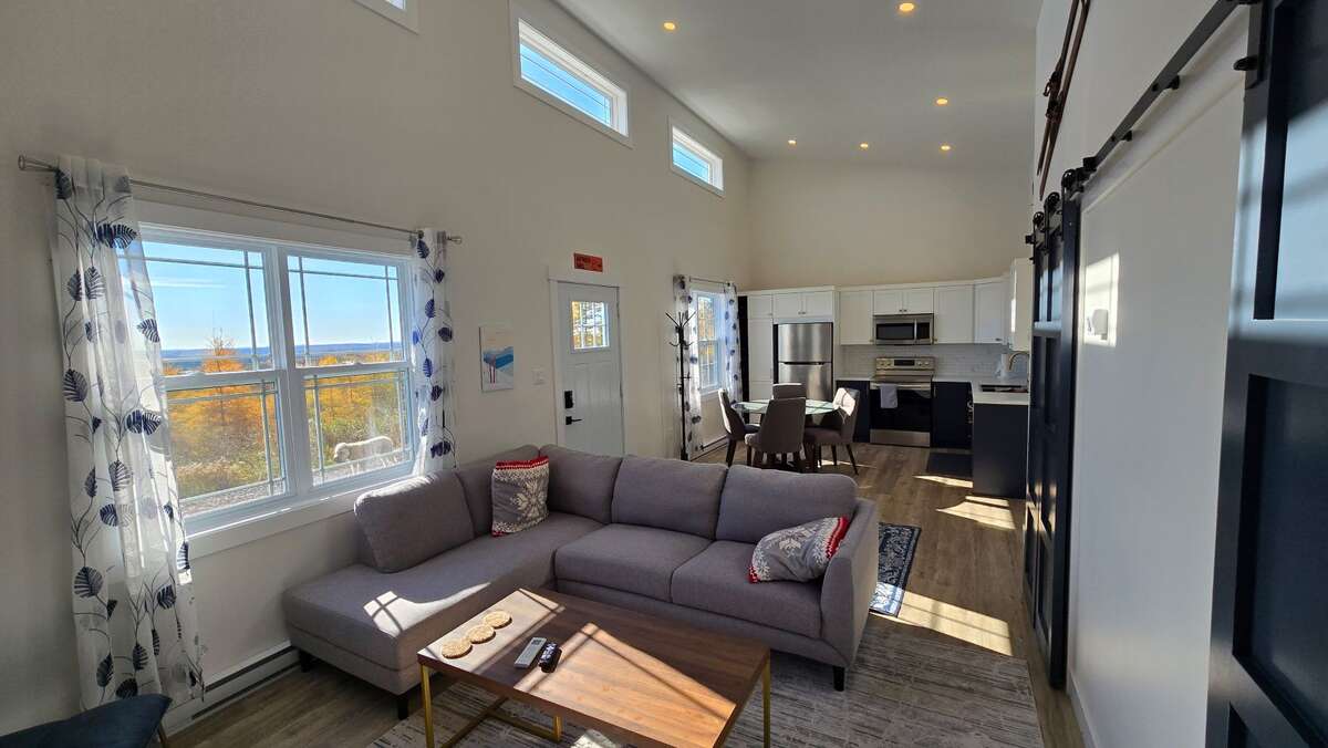 TURNKEY SKI CHALET AT CRABBE MOUNTAIN