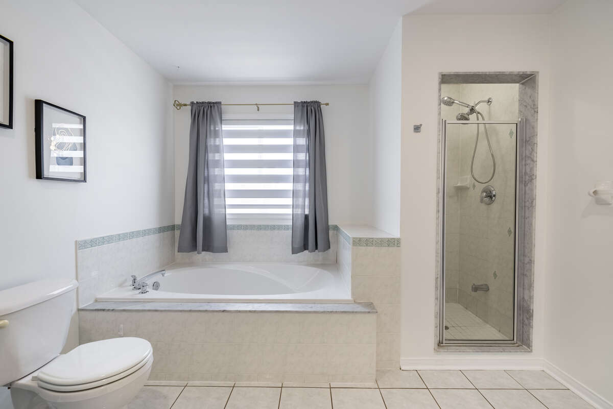 Master bedroom En-suite