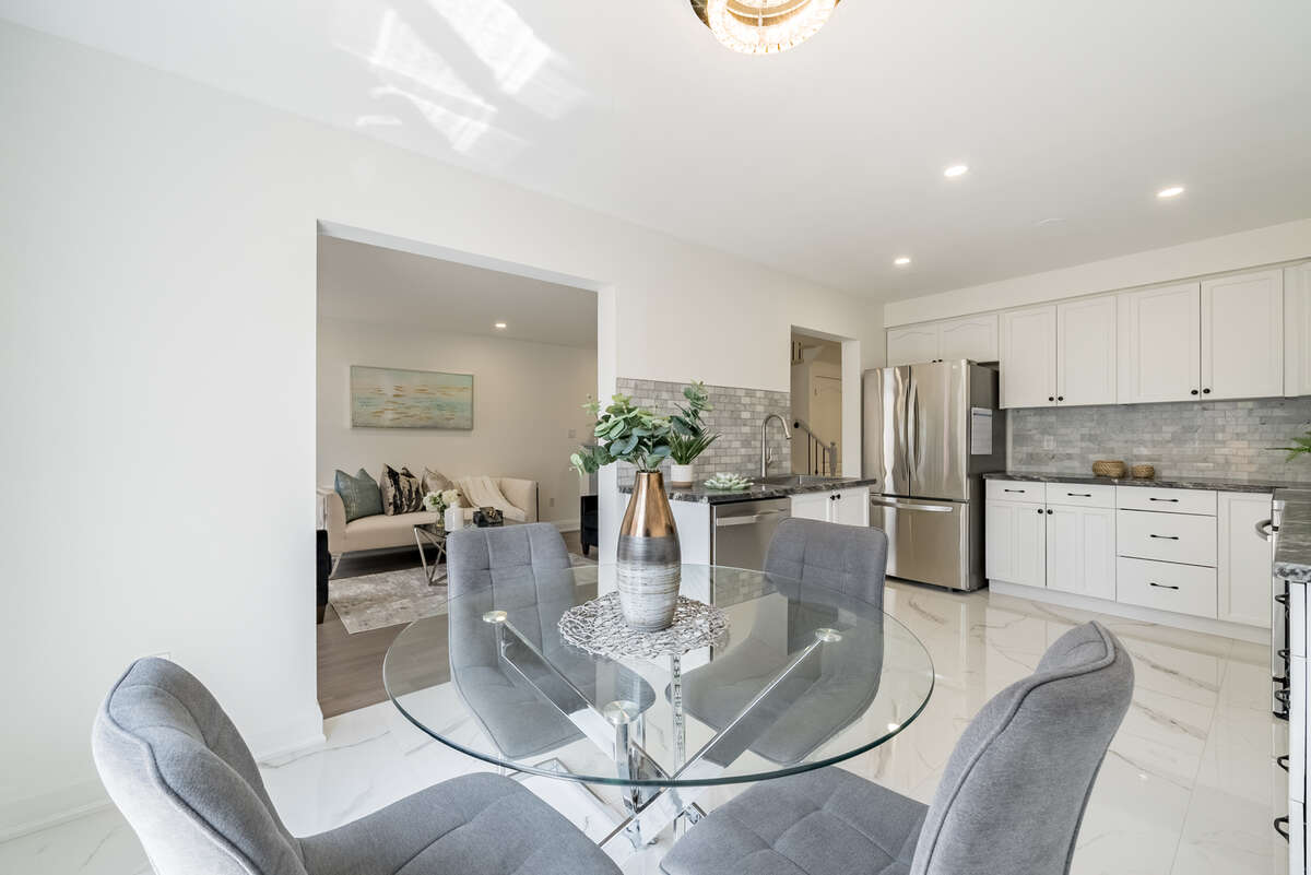 Kitchen with Capacity to fit 6 to 8 chair dining table