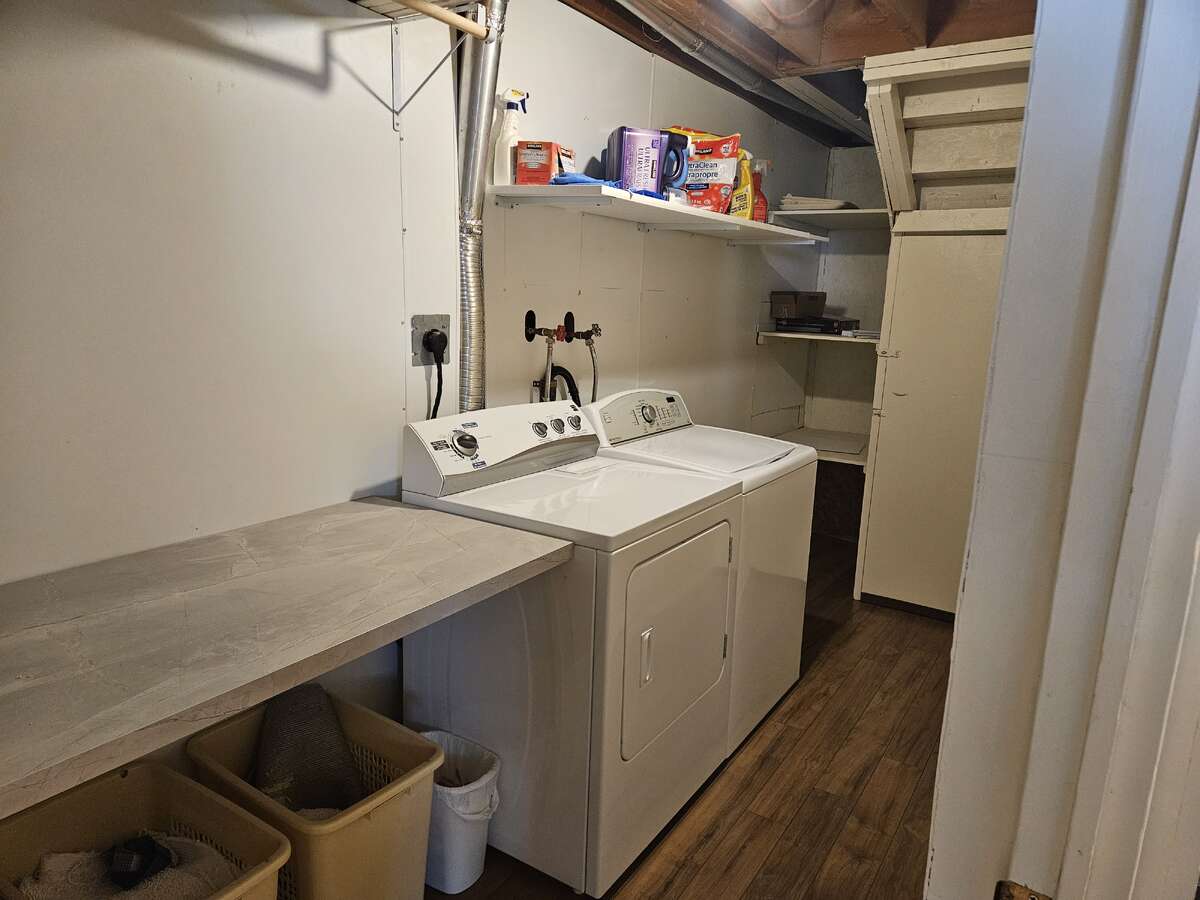 basement laundry room