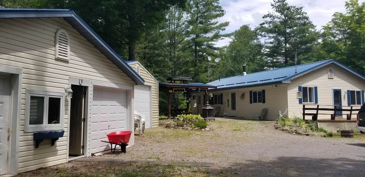 Cottage / Bungalow / Island / Waterfront Property For Sale in Buckhorn, ON - 3+2 bed, 2 bath